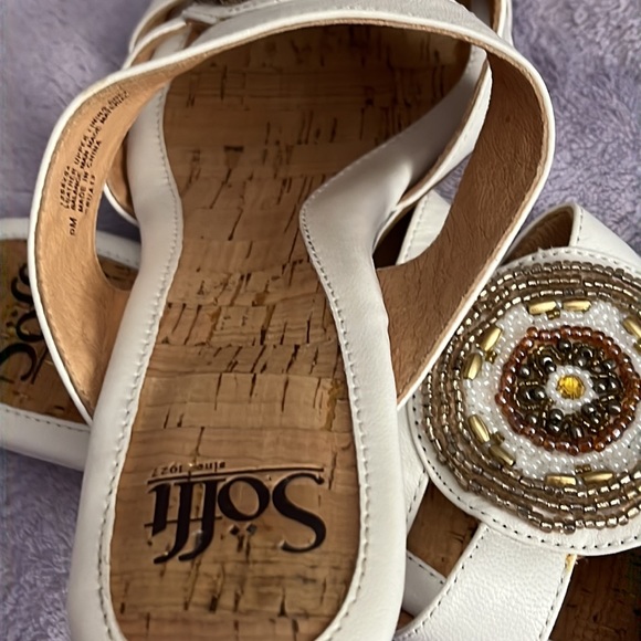 Womens Sofft White Slip On Leather Sandals Beaded Design 1268204 Sz 9M Worn Once - Picture 9 of 9